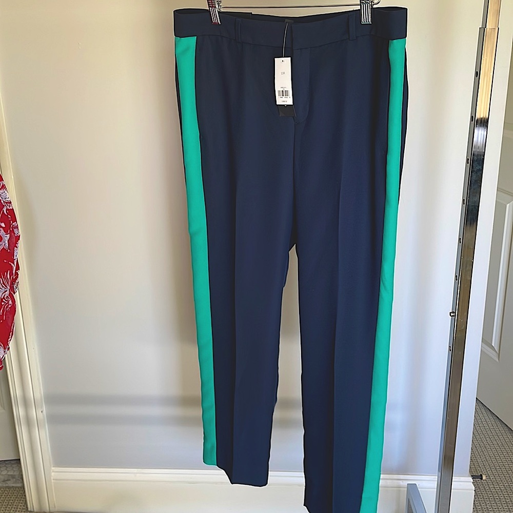 NWT Banana Republic Avery Pant.  Size 10.  Color Navy and Green.